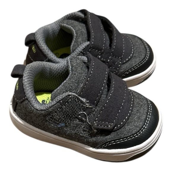 Kids Black and Gray Shoes - Picture 5 of 6